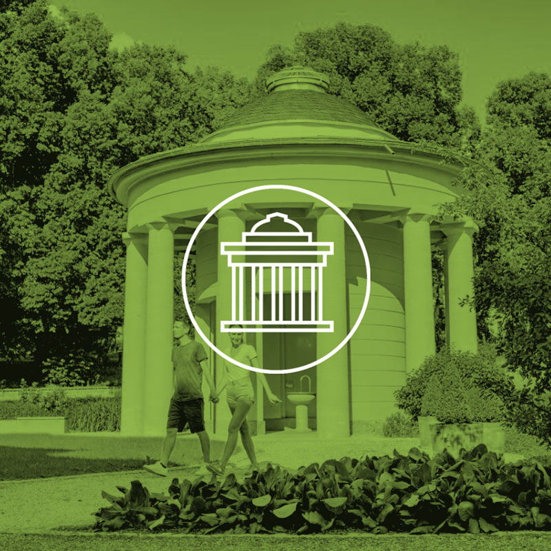 Platzhalterbild mit Brunnentempel im Hintergrund und als Logo-Bildmarke